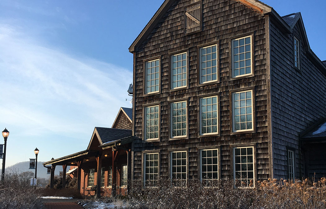 Saint Mary’s students design campaigns for Minnesota Marine Art Museum